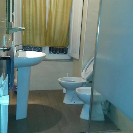 Shabby Chic Apartment *